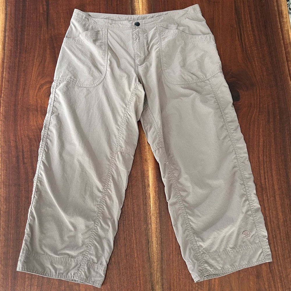 Mountain Hardware Tan Nylon Hiking Capris Size 8